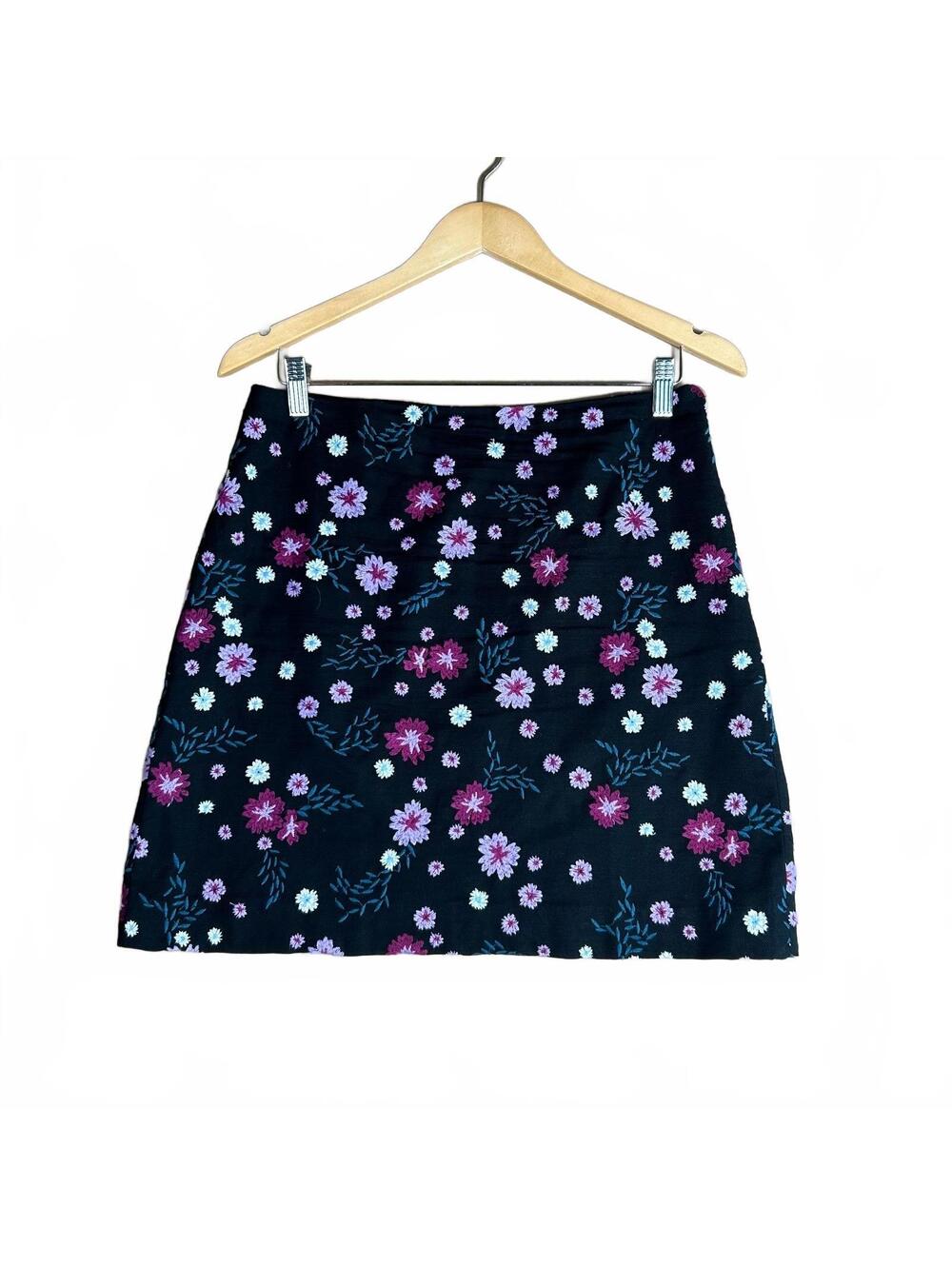 LOFT Coquette Black Floral Embroidered Cotton Mini Skirt Size 6 Soft Academia - Picture 1 of 7